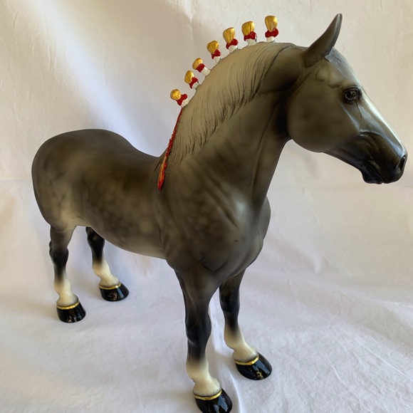 Peter Stone Draft Horse Dapple Gray w 14k Gold Accents Hooves, Bobs & Tail OOAK - Picture 3 of 13